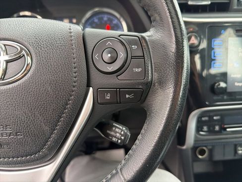 Used 2019 Toyota Corolla SE image 18