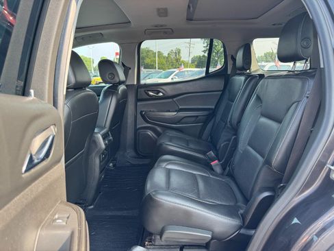 Used 2018 GMC Acadia SLT AWD/4WD image 16