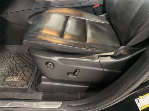 Used 2022 Jeep Grand Cherokee Limited image 31