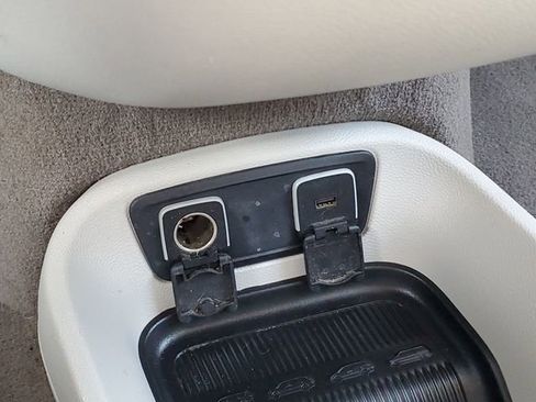 Used 2020 Chrysler Pacifica Touring-L FWD image 22