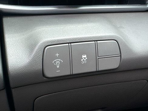 Used 2024 Hyundai Elantra SEL FWD image 18