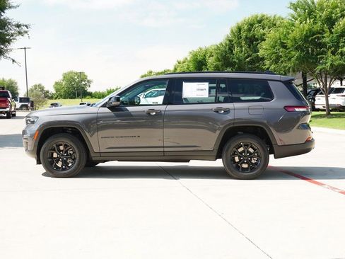 New 2025 Jeep Grand Cherokee L Altitude RWD image 2