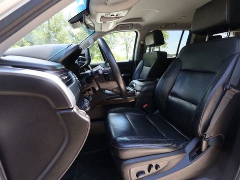 Used 2017 Chevrolet Suburban LT AWD/4WD image 14