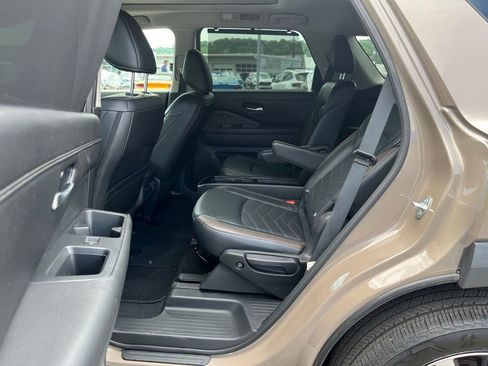 Used 2023 Nissan Pathfinder Platinum AWD/4WD image 28