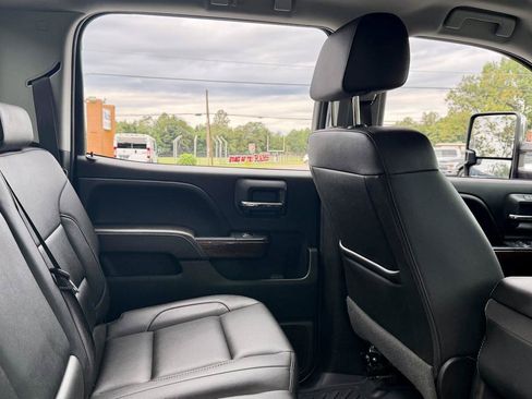 Used 2017 GMC Sierra 2500 SLT w/ Duramax Plus Package AWD/4WD image 12