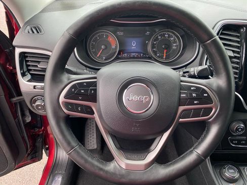 Used 2019 Jeep Cherokee Limited AWD/4WD image 10