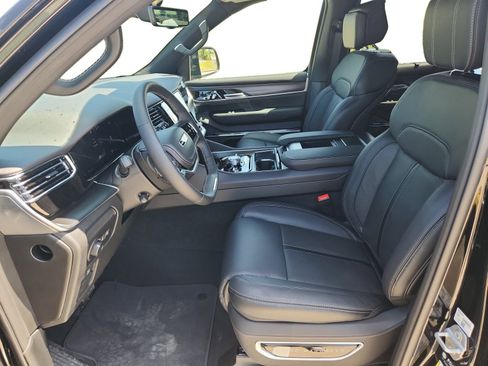 New 2026 Jeep Grand Wagoneer Summit AWD/4WD image 10