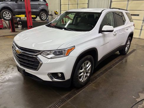 Used 2023 Chevrolet Traverse LT image 7