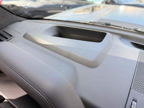 Used 2025 Land Rover Defender 110 AWD/4WD image 34