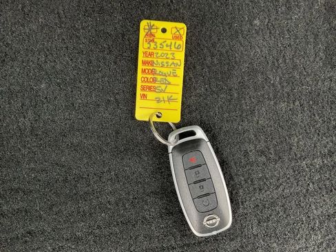 Used 2023 Nissan Rogue SV image 22