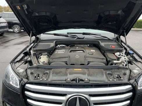 Used 2025 Mercedes-Benz GLS 580 4MATIC image 35