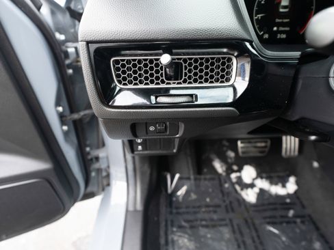 Used 2024 Honda Civic Sport image 11