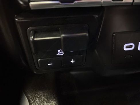 Used 2022 GMC Sierra 2500 SLT w/ SLT Convenience Package image 45