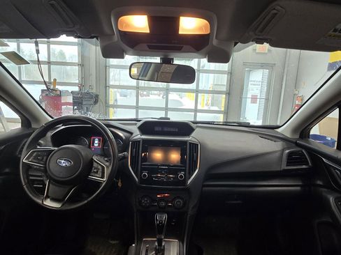 Used 2018 Subaru Crosstrek 2.0i Premium w/ Eyesight System image 18