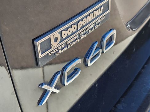 Used 2017 Volvo XC60 T6 Dynamic w/ Preferred Option Package image 10