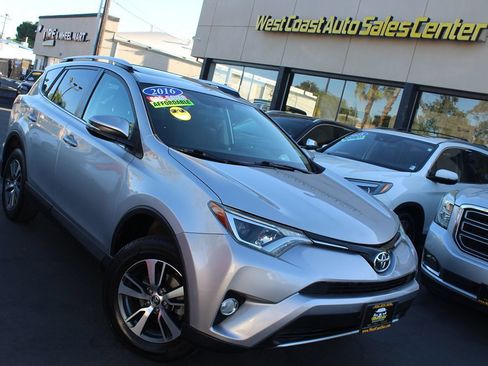 Used 2016 Toyota RAV4 XLE FWD image 35