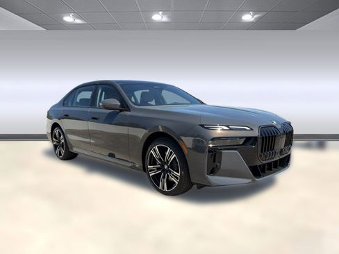 New 2026 BMW 740i RWD image 7