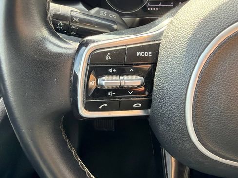 Used 2022 Kia Sorento S FWD image 24
