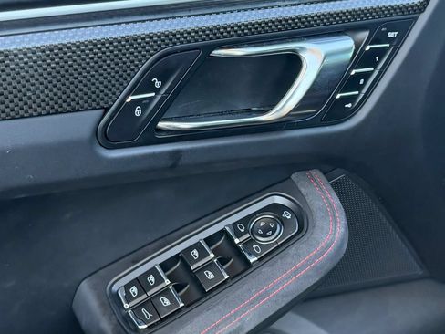 Used 2017 Porsche Macan GTS AWD/4WD image 39