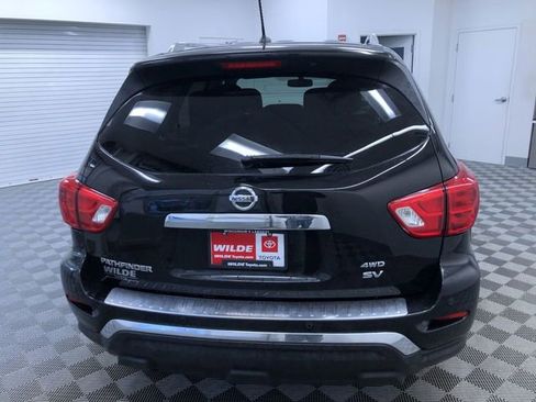 Used 2017 Nissan Pathfinder SV w/ SV Cold Weather Package image 14