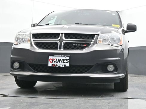 Used 2018 Dodge Grand Caravan SXT image 23