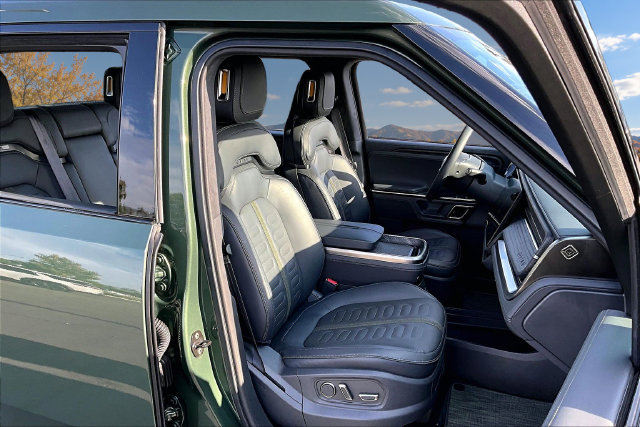 Used 2023 Rivian R1T Adventure Dual AWD/4WD image 29