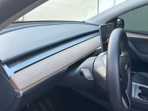 Used 2024 Tesla Model Y Long Range image 17