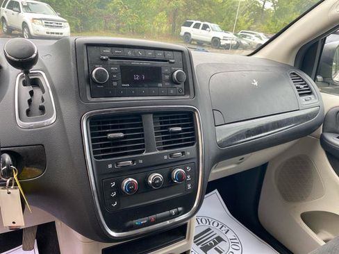 Used 2013 Dodge Grand Caravan American Value Package w/ UConnect Hands-Free Group image 12