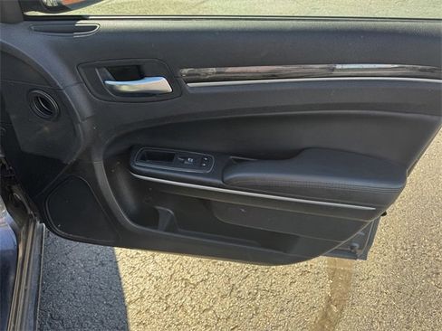 Certified 2022 Chrysler 300 Touring image 13