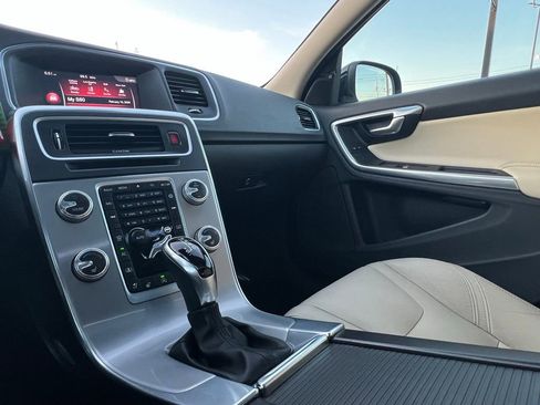 Used 2018 Volvo S60 T5 Inscription Platinum w/ Climate Package image 57