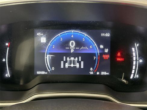 Certified 2024 Toyota Corolla Cross XLE image 32