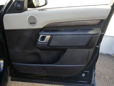 Used 2018 Land Rover Discovery HSE AWD/4WD image 34