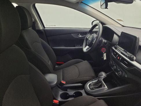 Used 2021 Kia Forte LXS FWD image 21