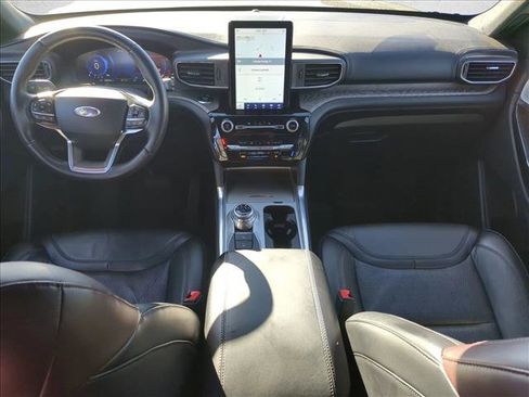 Used 2022 Ford Explorer Platinum w/ Equipment Group 601A image 19