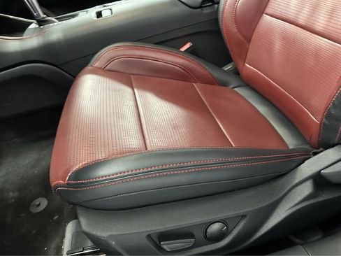 Used 2025 Ford Mustang Premium image 29