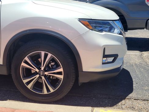 Used 2017 Nissan Rogue SL w/ SL Premium Package AWD/4WD image 16