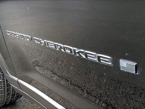 Used 2024 Jeep Grand Cherokee Altitude image 8