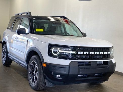 New 2025 Ford Bronco Sport Outer Banks w/ Outer Banks Tech Package+ AWD/4WD image 2