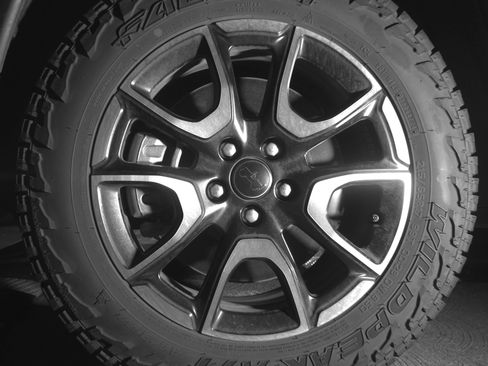 Used 2025 Jeep Compass Trailhawk image 12