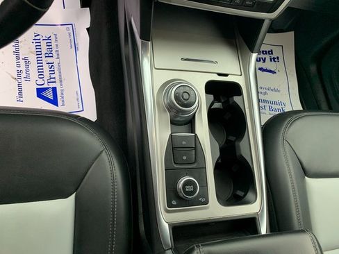 Used 2022 Ford Explorer XLT w/ Equipment Group 202A image 25