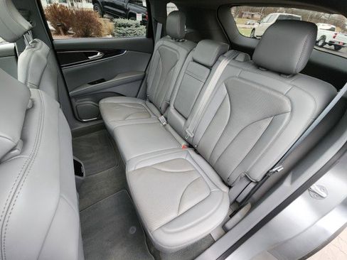 Used 2022 Lincoln Nautilus Reserve image 23