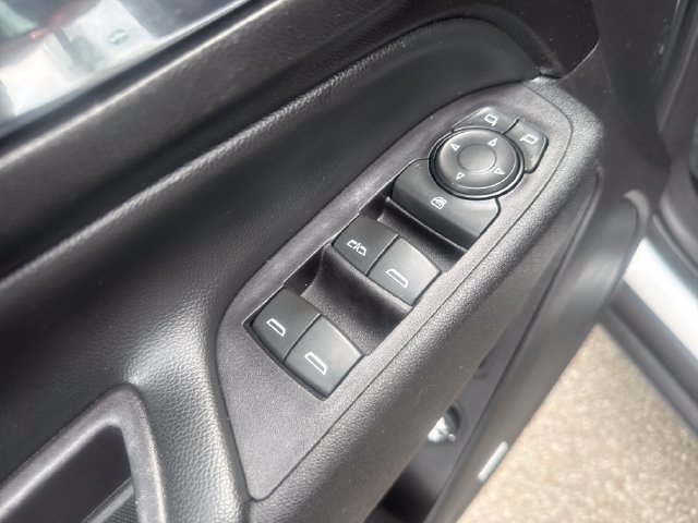 Used 2018 Chevrolet Equinox Premier FWD image 10