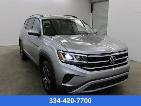 Certified 2022 Volkswagen Atlas SE image 5