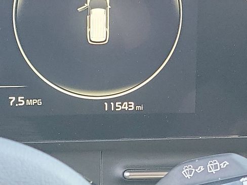 Used 2024 Kia Carnival SX image 8