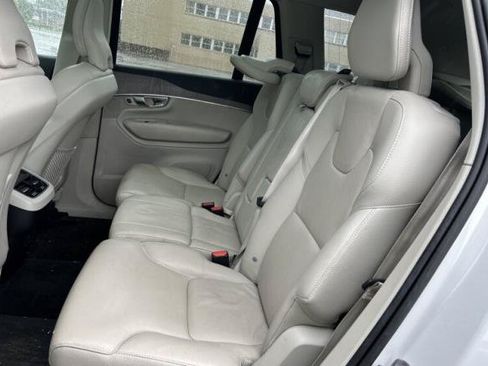 Used 2023 Volvo XC90 B6 Plus w/ Protection Package Premier AWD/4WD image 9