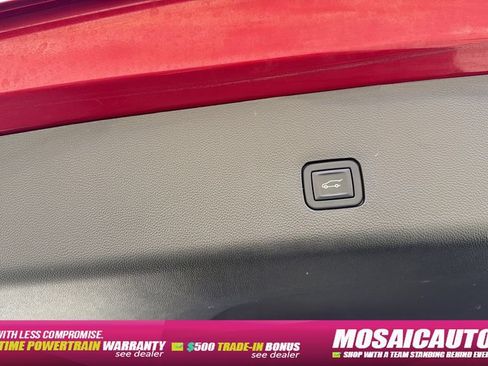 Used 2023 Chevrolet Traverse LT FWD image 21