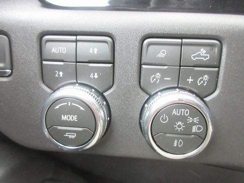 New 2026 GMC Sierra 1500 SLT w/ SLT Premium Plus Package image 18