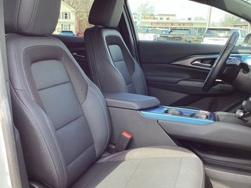 Used 2024 Chevrolet Equinox EV LT image 27