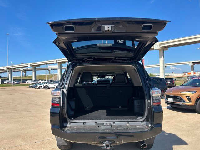 Used 2022 Toyota 4Runner SR5 Premium w/ Moonroof Package AWD/4WD image 9
