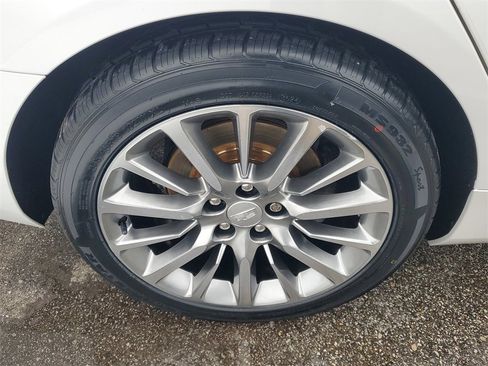 Used 2018 Cadillac CT6 Luxury image 3